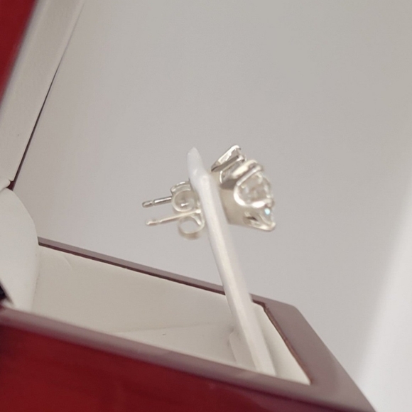 New 4ct Certified Moissanite Stud Earrings - Picture 3 of 10